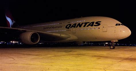 Qantas 128 .